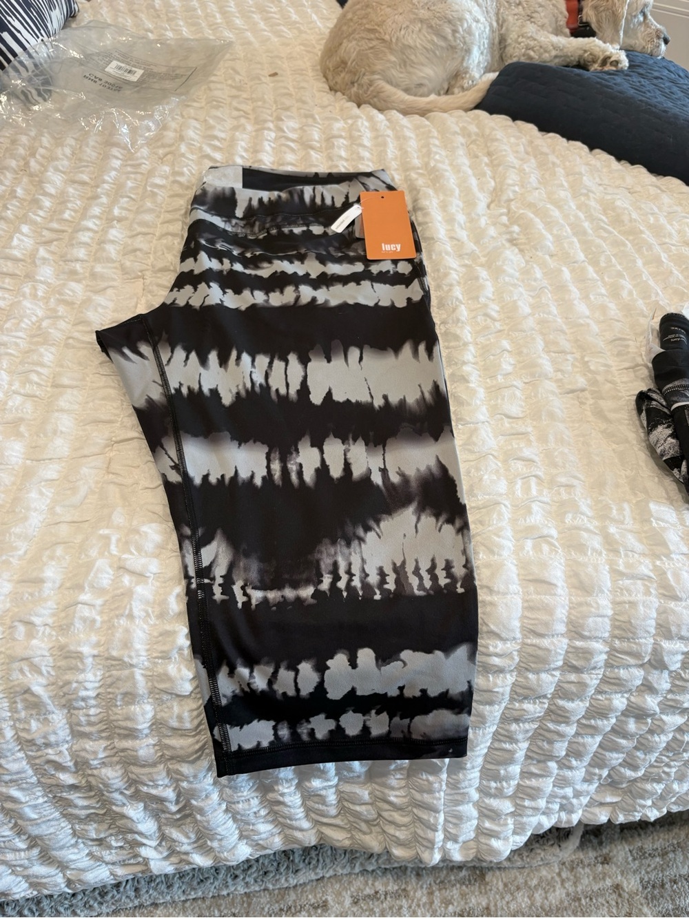 Lucy Black & Gray Tie-Dye Capri  Leggings NWT 3X